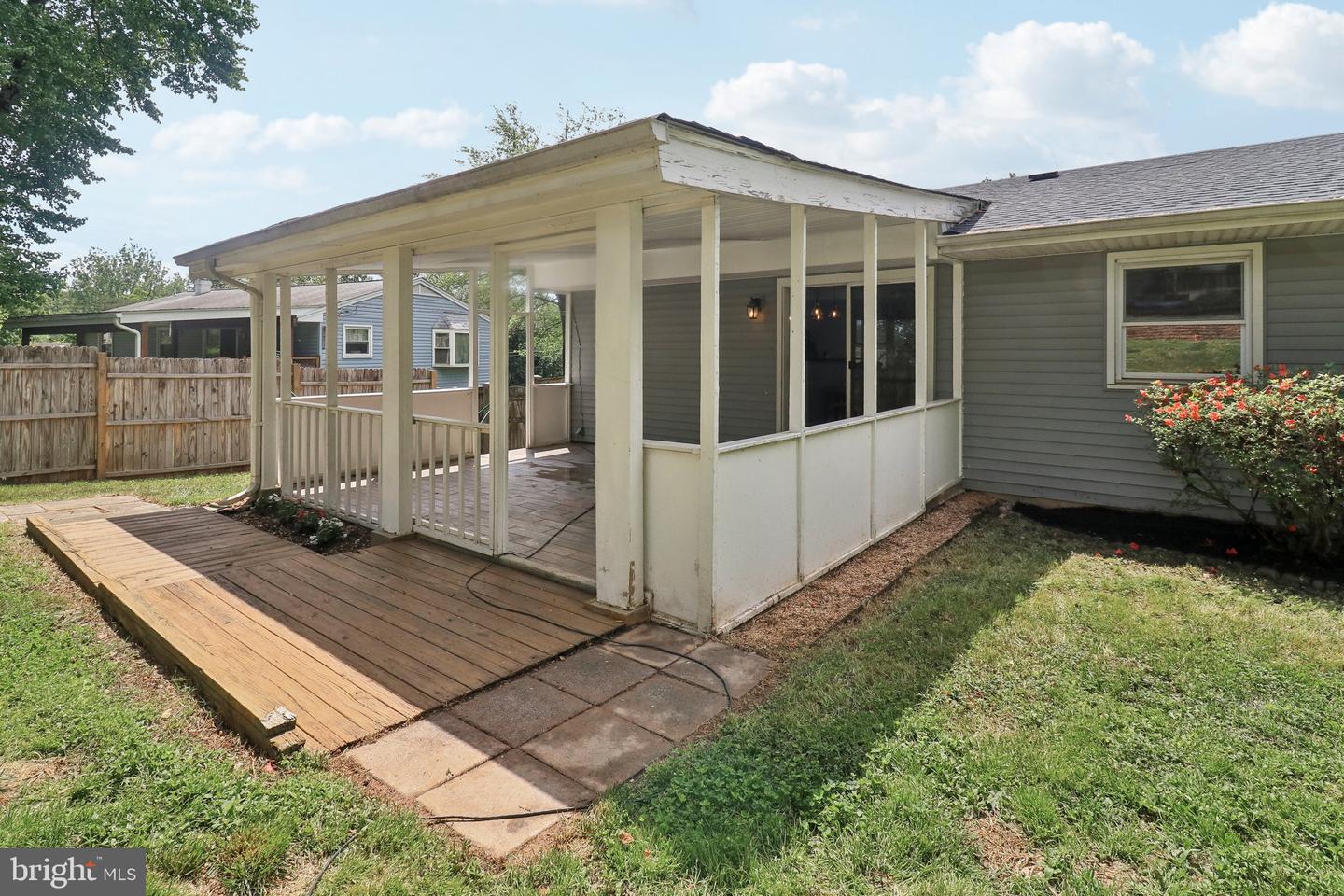 1212 WARE ST SW, VIENNA, Virginia 22180, 4 Bedrooms Bedrooms, ,2 BathroomsBathrooms,Residential,For sale,1212 WARE ST SW,VAFX2239354 MLS # VAFX2239354