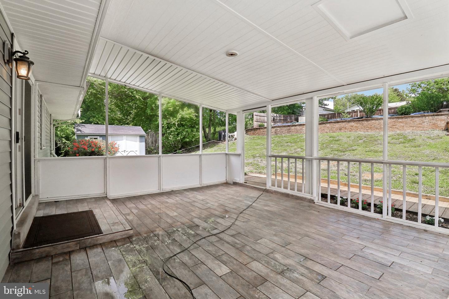 1212 WARE ST SW, VIENNA, Virginia 22180, 4 Bedrooms Bedrooms, ,2 BathroomsBathrooms,Residential,For sale,1212 WARE ST SW,VAFX2239354 MLS # VAFX2239354