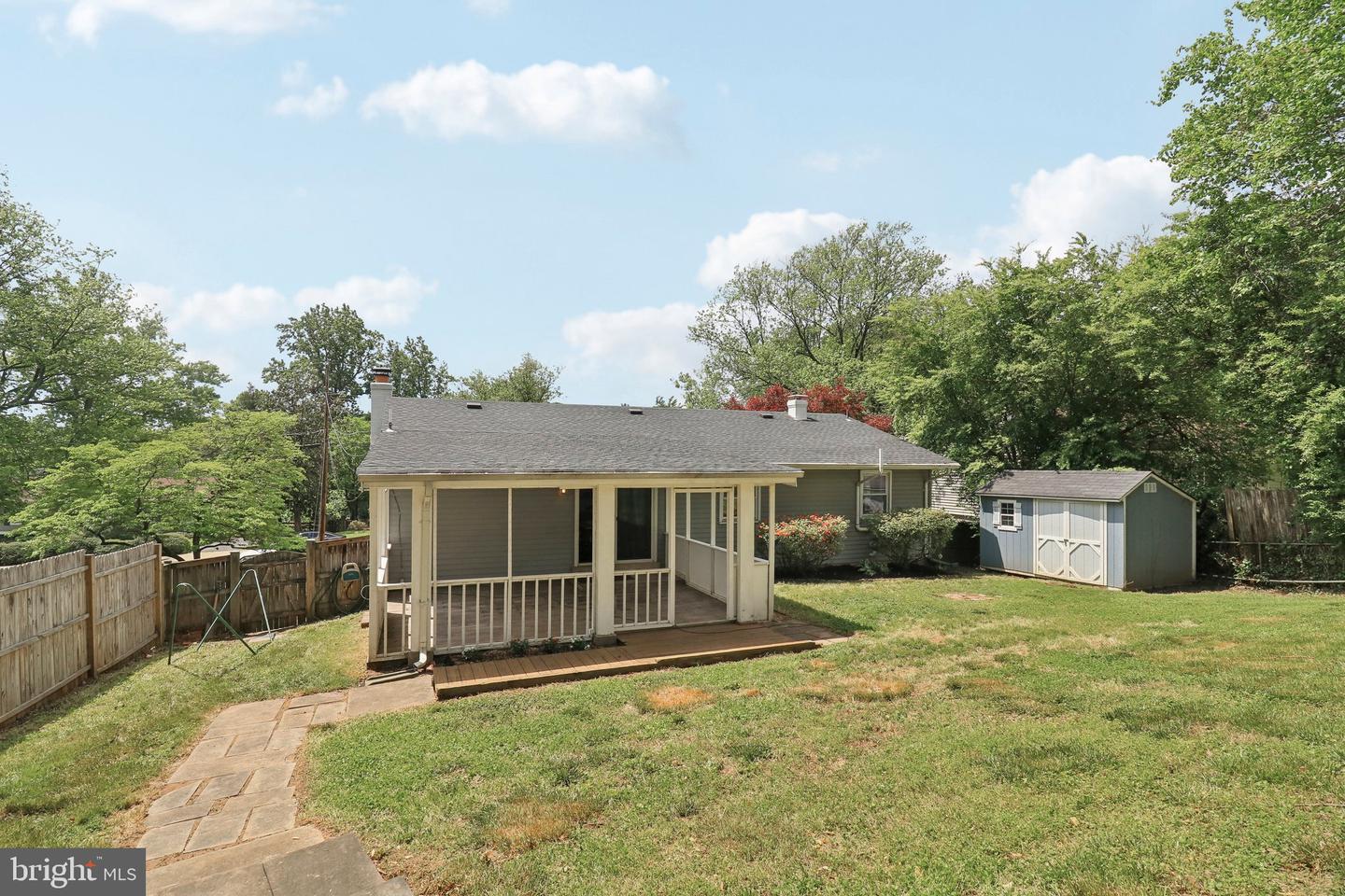 1212 WARE ST SW, VIENNA, Virginia 22180, 4 Bedrooms Bedrooms, ,2 BathroomsBathrooms,Residential,For sale,1212 WARE ST SW,VAFX2239354 MLS # VAFX2239354