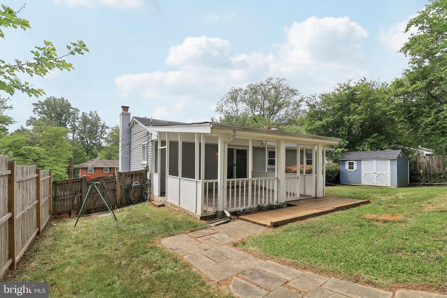 1212 WARE ST SW, VIENNA, Virginia 22180, 4 Bedrooms Bedrooms, ,2 BathroomsBathrooms,Residential,For sale,1212 WARE ST SW,VAFX2239354 MLS # VAFX2239354