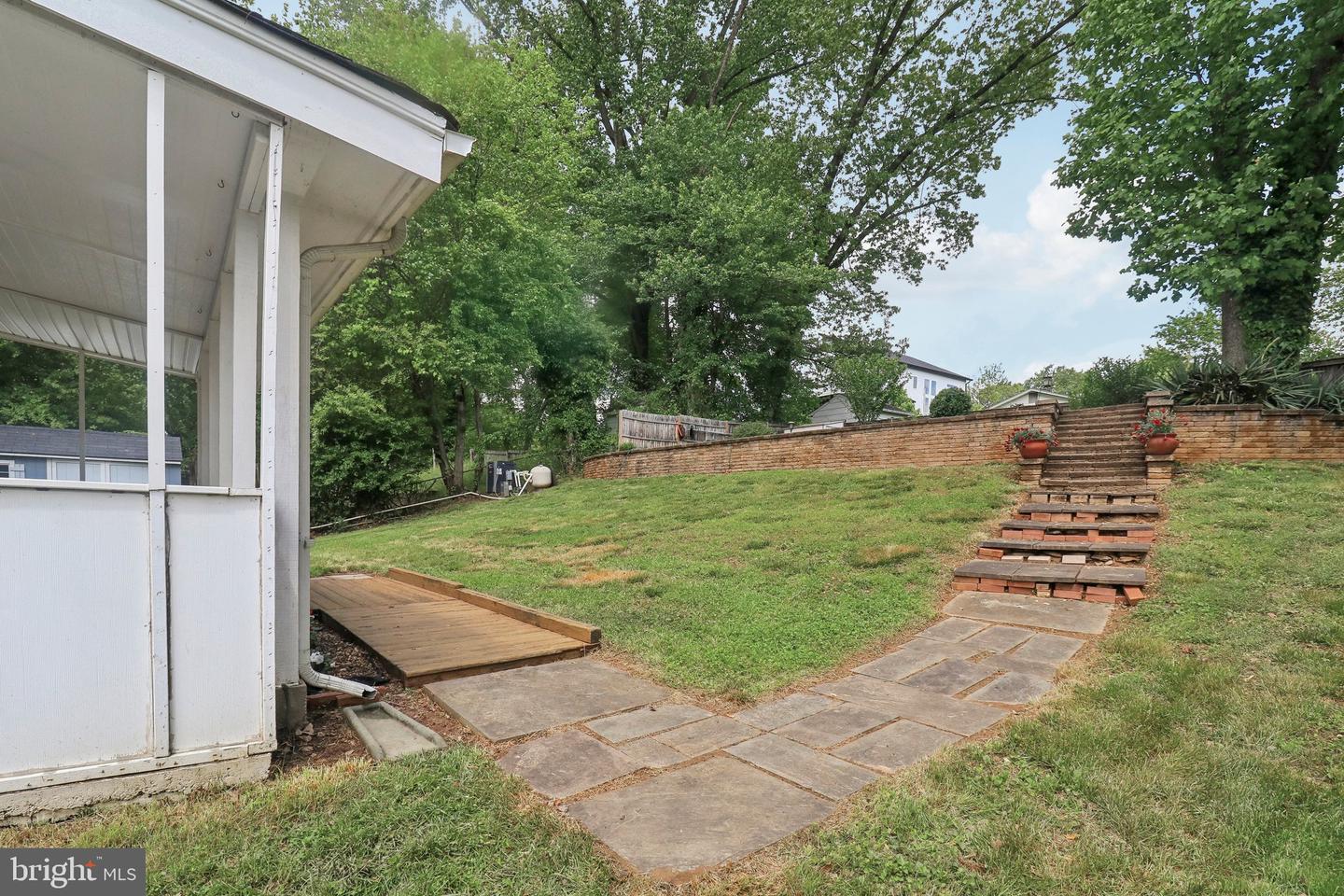 1212 WARE ST SW, VIENNA, Virginia 22180, 4 Bedrooms Bedrooms, ,2 BathroomsBathrooms,Residential,For sale,1212 WARE ST SW,VAFX2239354 MLS # VAFX2239354