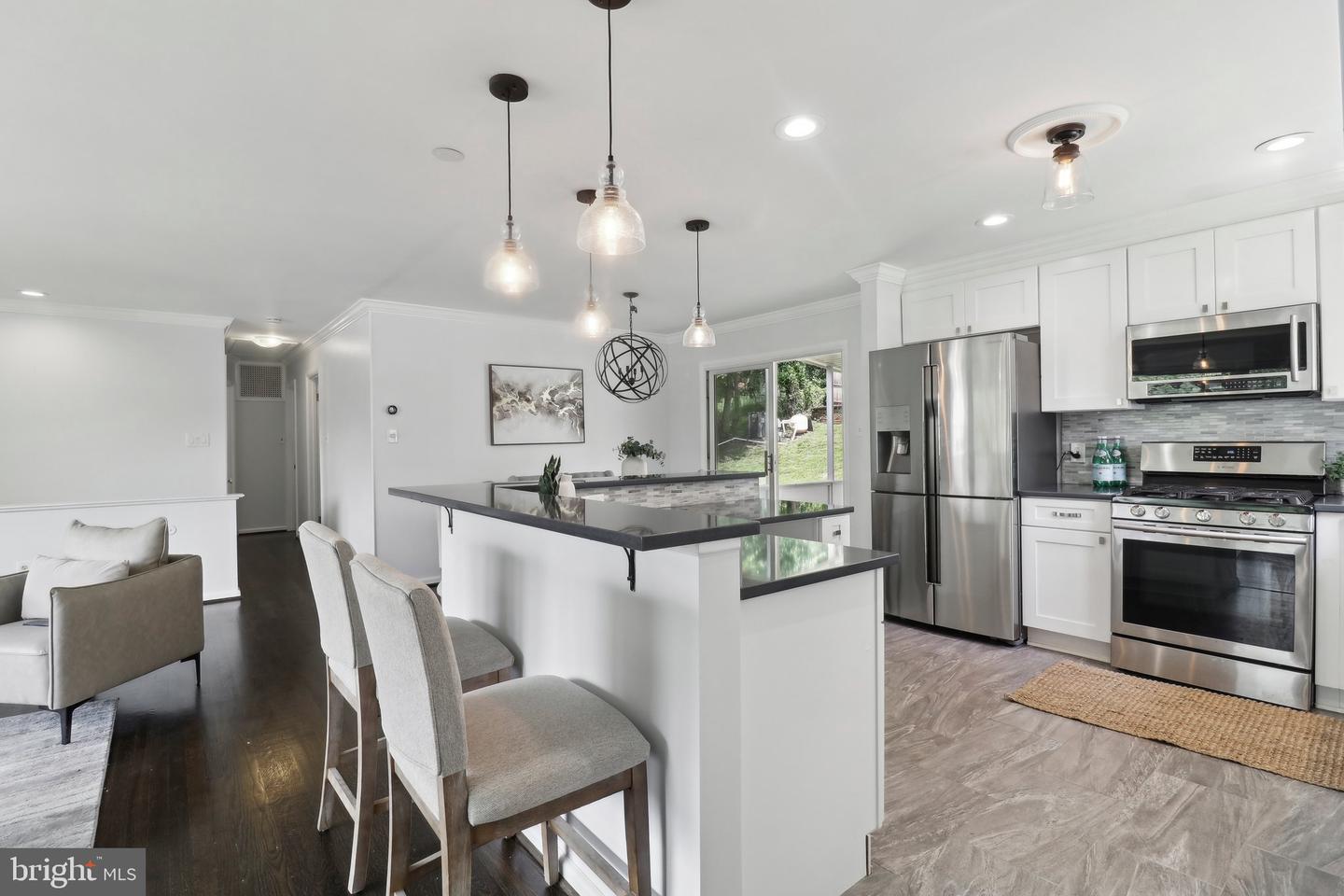 1212 WARE ST SW, VIENNA, Virginia 22180, 4 Bedrooms Bedrooms, ,2 BathroomsBathrooms,Residential,For sale,1212 WARE ST SW,VAFX2239354 MLS # VAFX2239354
