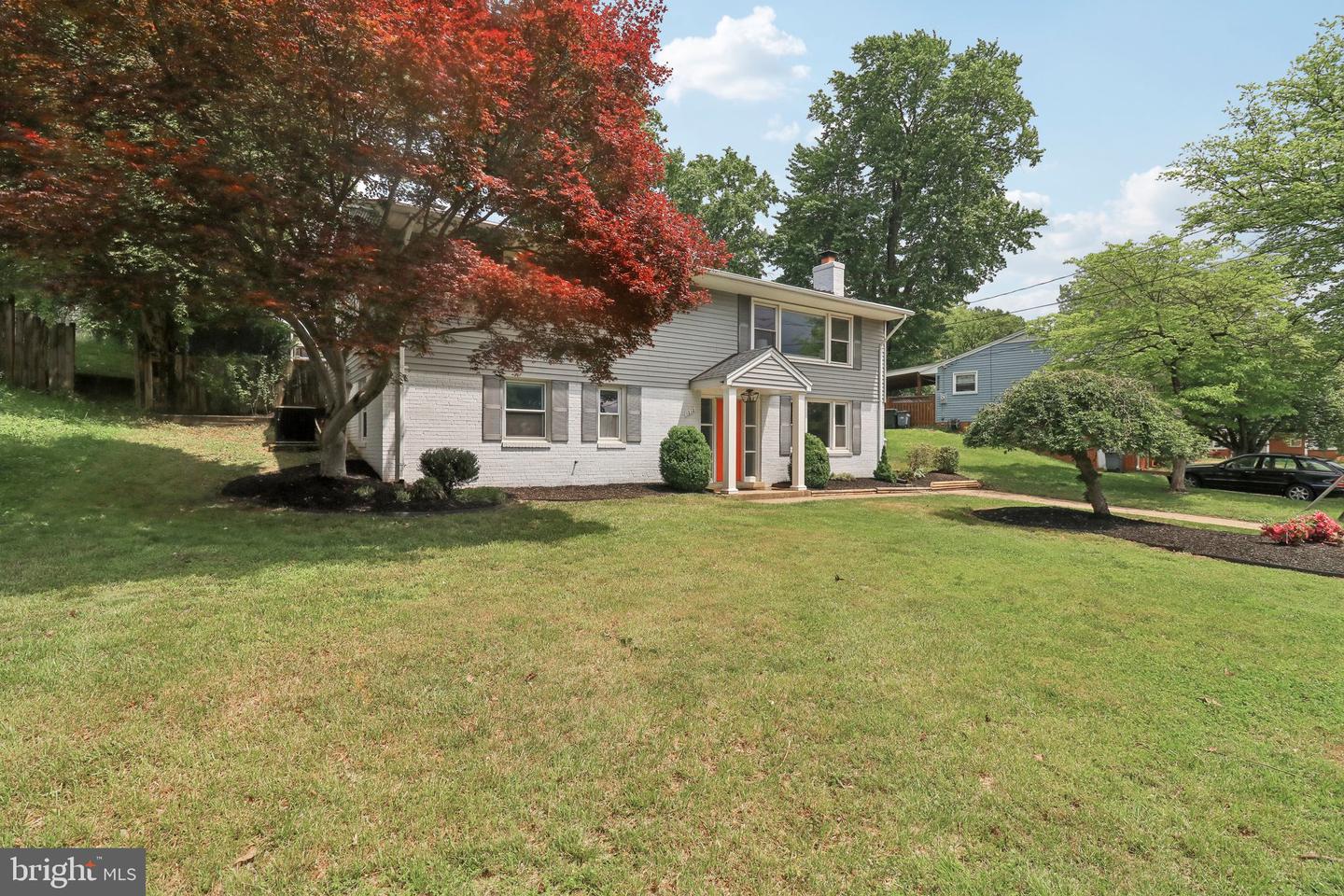 1212 WARE ST SW, VIENNA, Virginia 22180, 4 Bedrooms Bedrooms, ,2 BathroomsBathrooms,Residential,For sale,1212 WARE ST SW,VAFX2239354 MLS # VAFX2239354