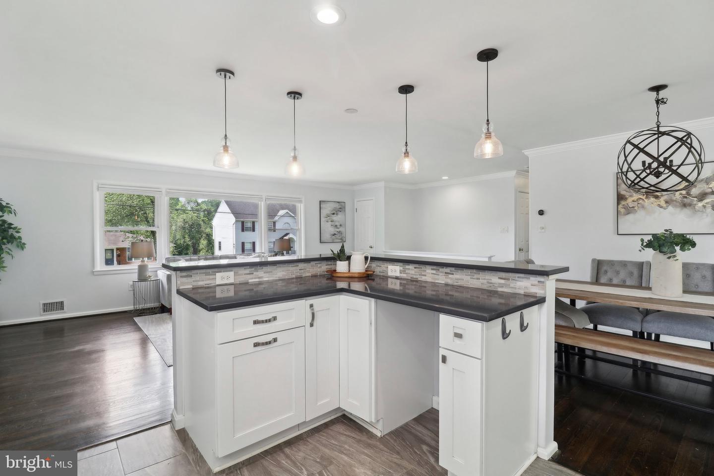 1212 WARE ST SW, VIENNA, Virginia 22180, 4 Bedrooms Bedrooms, ,2 BathroomsBathrooms,Residential,For sale,1212 WARE ST SW,VAFX2239354 MLS # VAFX2239354