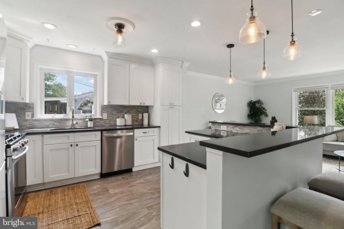 1212 WARE ST SW, VIENNA, Virginia 22180, 4 Bedrooms Bedrooms, ,2 BathroomsBathrooms,Residential,For sale,1212 WARE ST SW,VAFX2239354 MLS # VAFX2239354