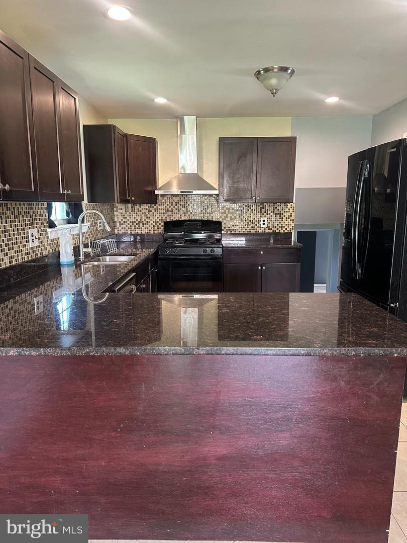 14825 CARLBERN DR, CENTREVILLE, Virginia 20120, 4 Bedrooms Bedrooms, ,2 BathroomsBathrooms,Residential,For sale,14825 CARLBERN DR,VAFX2239386 MLS # VAFX2239386