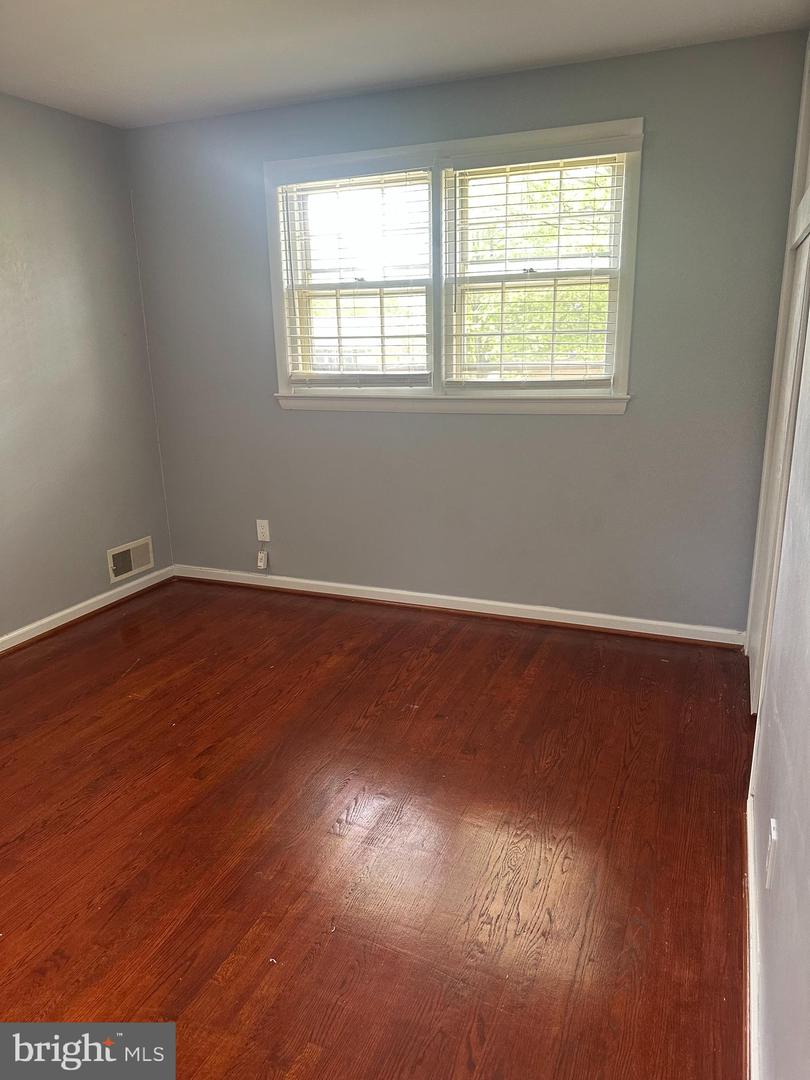 14825 CARLBERN DR, CENTREVILLE, Virginia 20120, 4 Bedrooms Bedrooms, ,2 BathroomsBathrooms,Residential,For sale,14825 CARLBERN DR,VAFX2239386 MLS # VAFX2239386