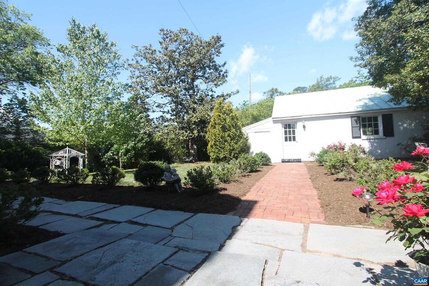 85 GEORGETOWN RD, CHARLOTTESVILLE, Virginia 22901, 3 Bedrooms Bedrooms, ,3 BathroomsBathrooms,Residential,For sale,85 GEORGETOWN RD,664240 MLS # 664240
