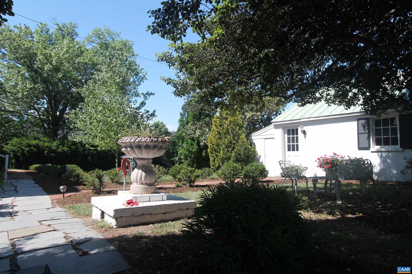 85 GEORGETOWN RD, CHARLOTTESVILLE, Virginia 22901, 3 Bedrooms Bedrooms, ,3 BathroomsBathrooms,Residential,For sale,85 GEORGETOWN RD,664240 MLS # 664240