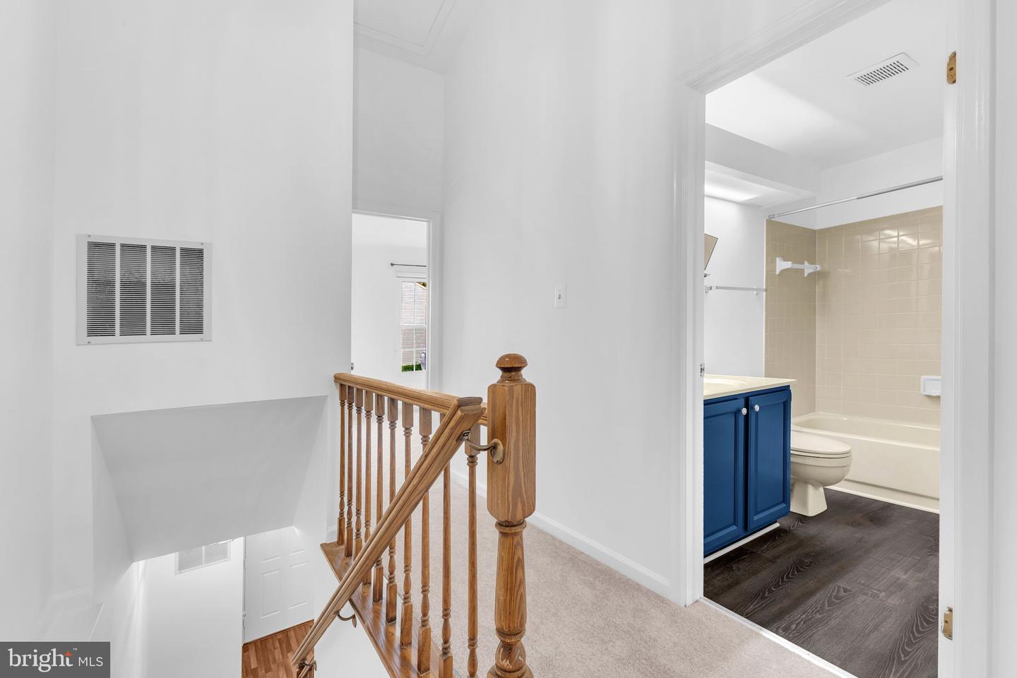 5002 9TH ST S, ARLINGTON, Virginia 22204, 2 Bedrooms Bedrooms, ,2 BathroomsBathrooms,Residential,For sale,5002 9TH ST S,VAAR2057190 MLS # VAAR2057190