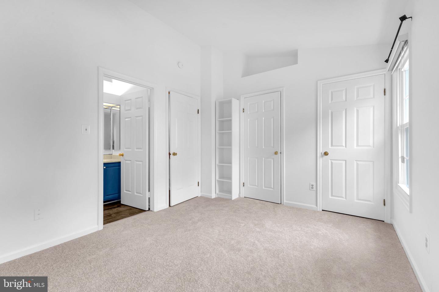 5002 9TH ST S, ARLINGTON, Virginia 22204, 2 Bedrooms Bedrooms, ,2 BathroomsBathrooms,Residential,For sale,5002 9TH ST S,VAAR2057190 MLS # VAAR2057190