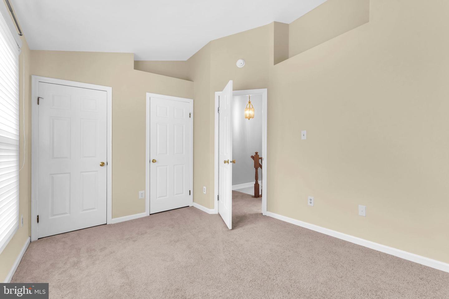 5002 9TH ST S, ARLINGTON, Virginia 22204, 2 Bedrooms Bedrooms, ,2 BathroomsBathrooms,Residential,For sale,5002 9TH ST S,VAAR2057190 MLS # VAAR2057190