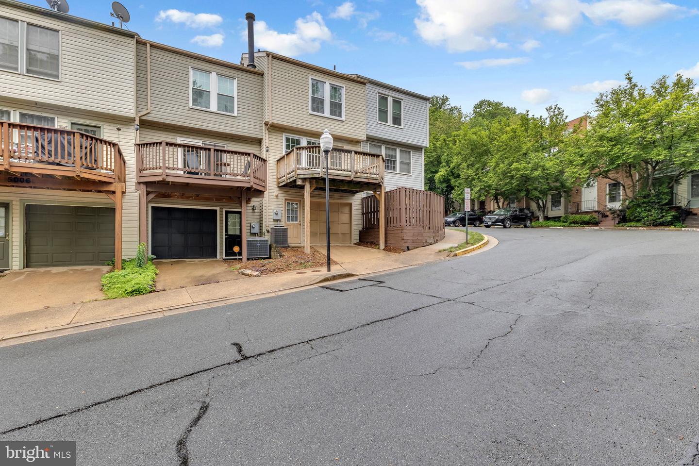5002 9TH ST S, ARLINGTON, Virginia 22204, 2 Bedrooms Bedrooms, ,2 BathroomsBathrooms,Residential,For sale,5002 9TH ST S,VAAR2057190 MLS # VAAR2057190