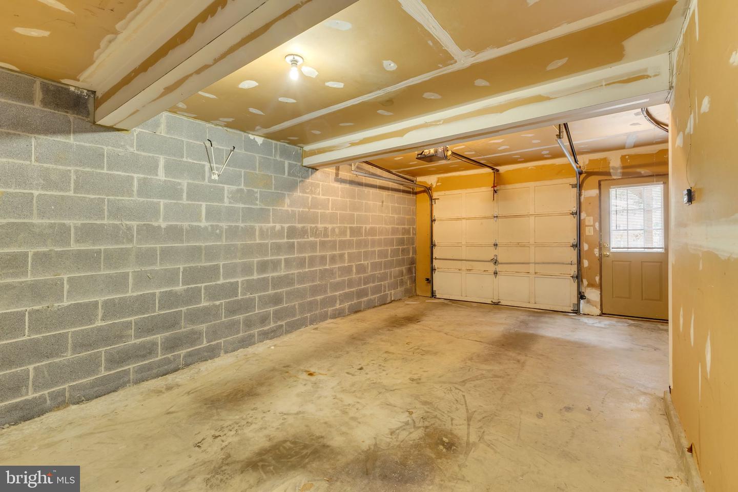5002 9TH ST S, ARLINGTON, Virginia 22204, 2 Bedrooms Bedrooms, ,2 BathroomsBathrooms,Residential,For sale,5002 9TH ST S,VAAR2057190 MLS # VAAR2057190