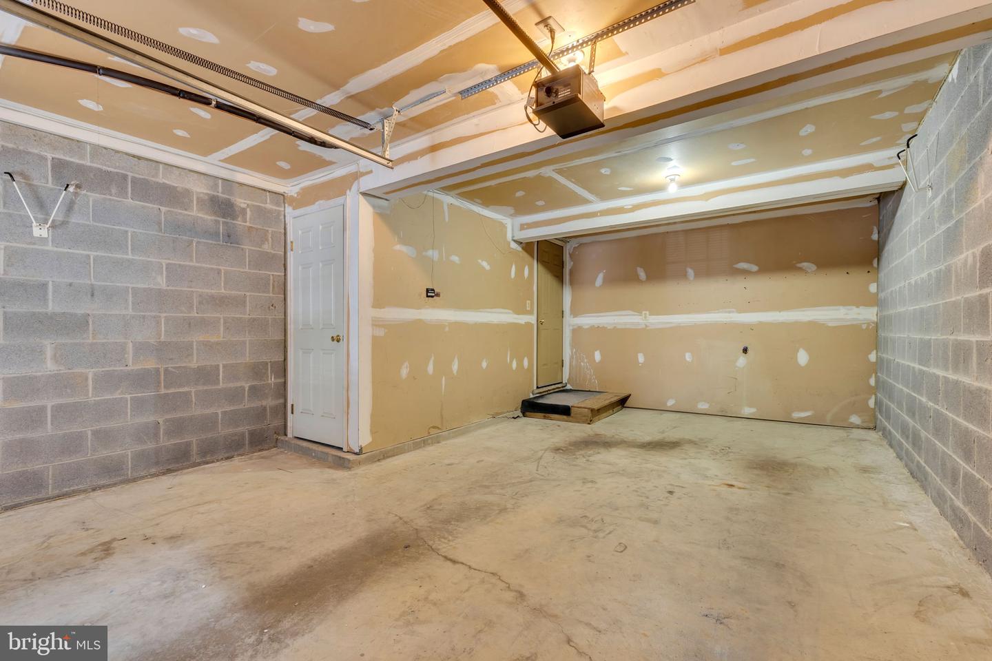5002 9TH ST S, ARLINGTON, Virginia 22204, 2 Bedrooms Bedrooms, ,2 BathroomsBathrooms,Residential,For sale,5002 9TH ST S,VAAR2057190 MLS # VAAR2057190