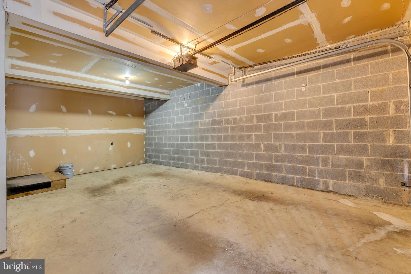 5002 9TH ST S, ARLINGTON, Virginia 22204, 2 Bedrooms Bedrooms, ,2 BathroomsBathrooms,Residential,For sale,5002 9TH ST S,VAAR2057190 MLS # VAAR2057190