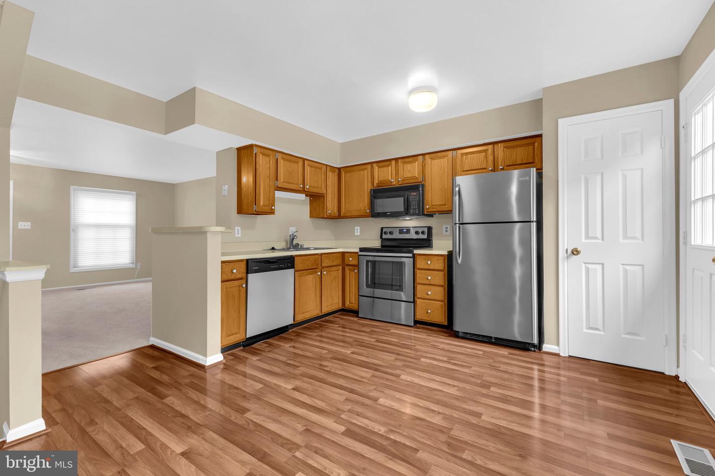 5002 9TH ST S, ARLINGTON, Virginia 22204, 2 Bedrooms Bedrooms, ,2 BathroomsBathrooms,Residential,For sale,5002 9TH ST S,VAAR2057190 MLS # VAAR2057190