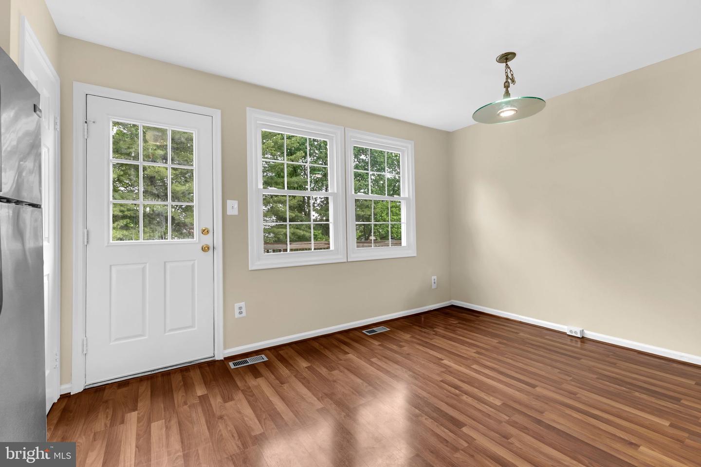 5002 9TH ST S, ARLINGTON, Virginia 22204, 2 Bedrooms Bedrooms, ,2 BathroomsBathrooms,Residential,For sale,5002 9TH ST S,VAAR2057190 MLS # VAAR2057190