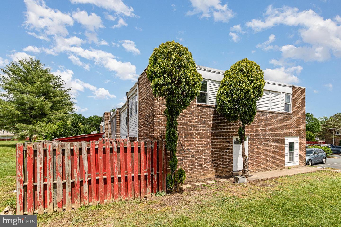1231 MAGNOLIA LN, HERNDON, Virginia 20170, 4 Bedrooms Bedrooms, ,2 BathroomsBathrooms,Residential,For sale,1231 MAGNOLIA LN,VAFX2239286 MLS # VAFX2239286