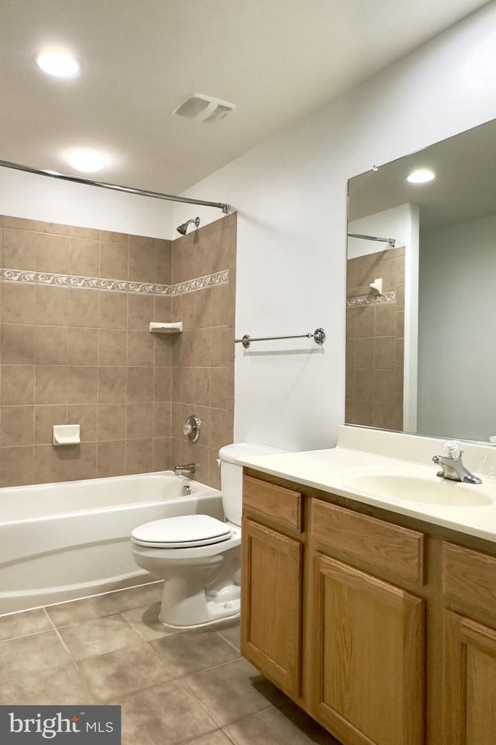 70 SENTINEL RIDGE LN, STAFFORD, Virginia 22554, 5 Bedrooms Bedrooms, ,4 BathroomsBathrooms,Residential,For sale,70 SENTINEL RIDGE LN,VAST2038608 MLS # VAST2038608