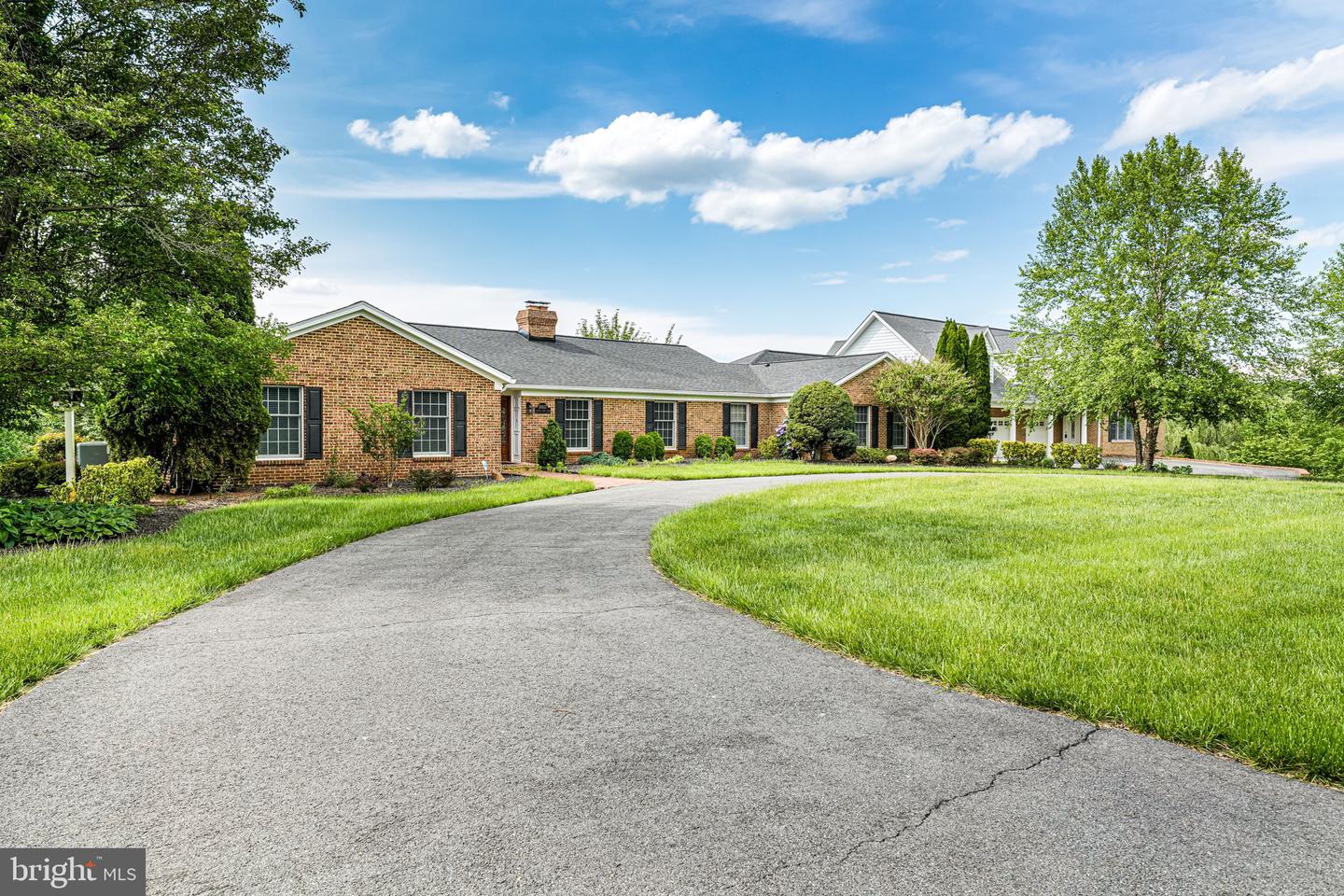 39937 CHARLES TOWN PIKE, HAMILTON, Virginia 20158, 4 Bedrooms Bedrooms, ,3 BathroomsBathrooms,Residential,For sale,39937 CHARLES TOWN PIKE,VALO2095852 MLS # VALO2095852