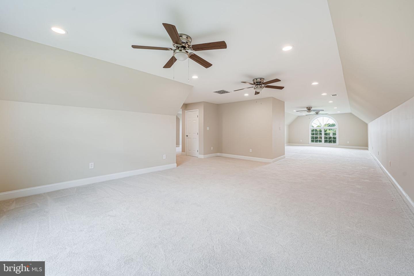 39937 CHARLES TOWN PIKE, HAMILTON, Virginia 20158, 4 Bedrooms Bedrooms, ,3 BathroomsBathrooms,Residential,For sale,39937 CHARLES TOWN PIKE,VALO2095852 MLS # VALO2095852