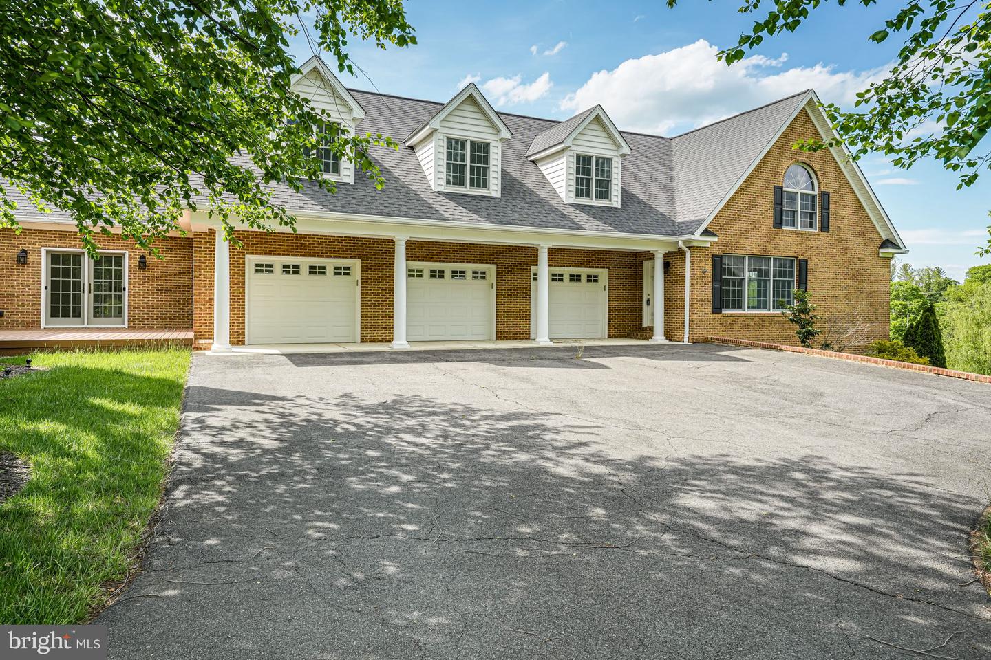39937 CHARLES TOWN PIKE, HAMILTON, Virginia 20158, 4 Bedrooms Bedrooms, ,3 BathroomsBathrooms,Residential,For sale,39937 CHARLES TOWN PIKE,VALO2095852 MLS # VALO2095852