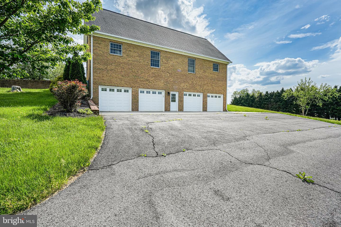 39937 CHARLES TOWN PIKE, HAMILTON, Virginia 20158, 4 Bedrooms Bedrooms, ,3 BathroomsBathrooms,Residential,For sale,39937 CHARLES TOWN PIKE,VALO2095852 MLS # VALO2095852