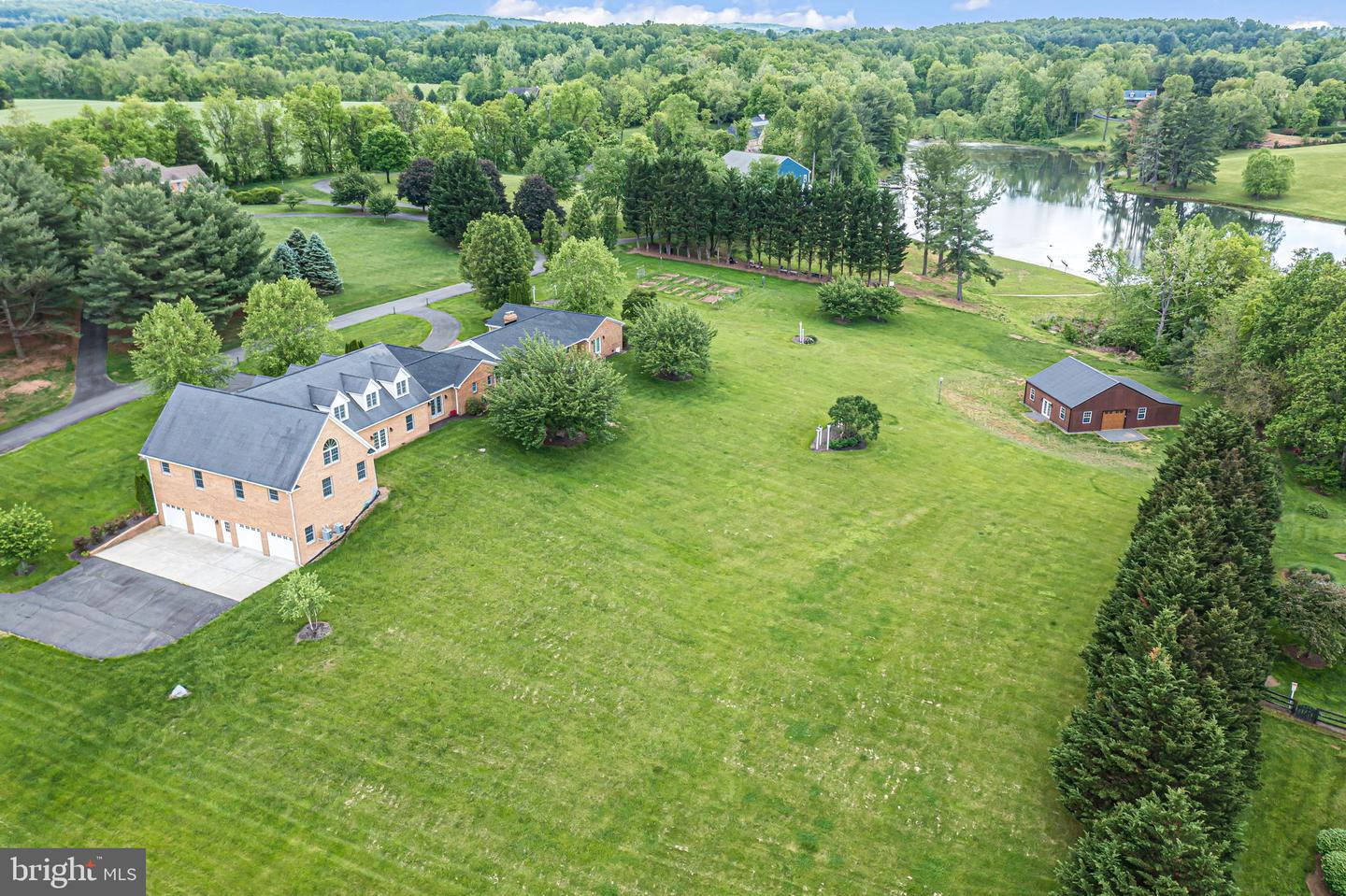 39937 CHARLES TOWN PIKE, HAMILTON, Virginia 20158, 4 Bedrooms Bedrooms, ,3 BathroomsBathrooms,Residential,For sale,39937 CHARLES TOWN PIKE,VALO2095852 MLS # VALO2095852