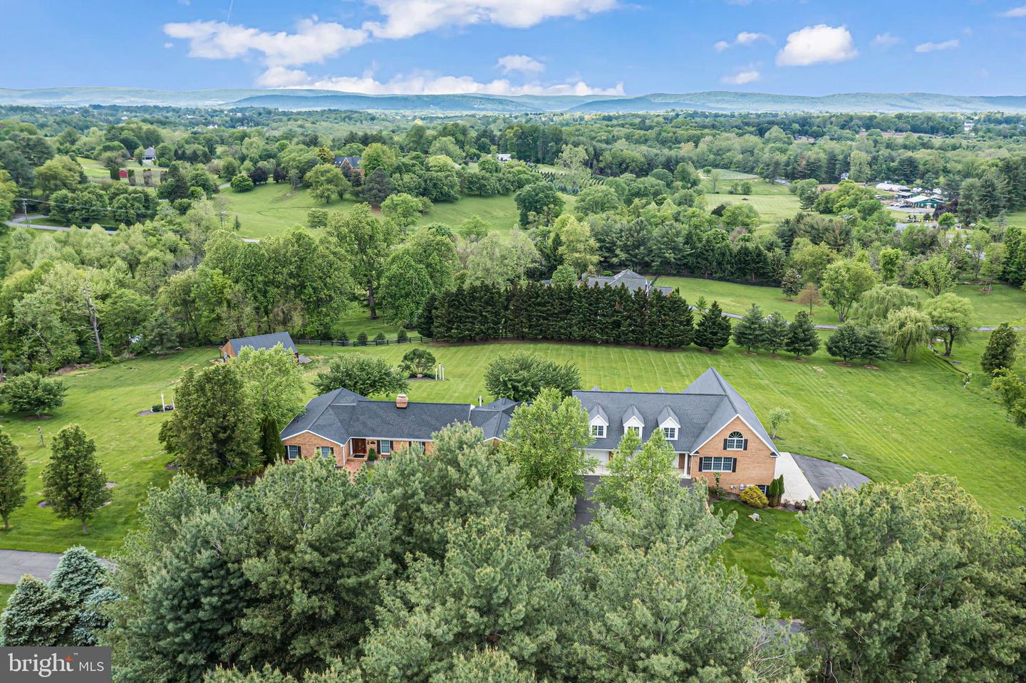39937 CHARLES TOWN PIKE, HAMILTON, Virginia 20158, 4 Bedrooms Bedrooms, ,3 BathroomsBathrooms,Residential,For sale,39937 CHARLES TOWN PIKE,VALO2095852 MLS # VALO2095852