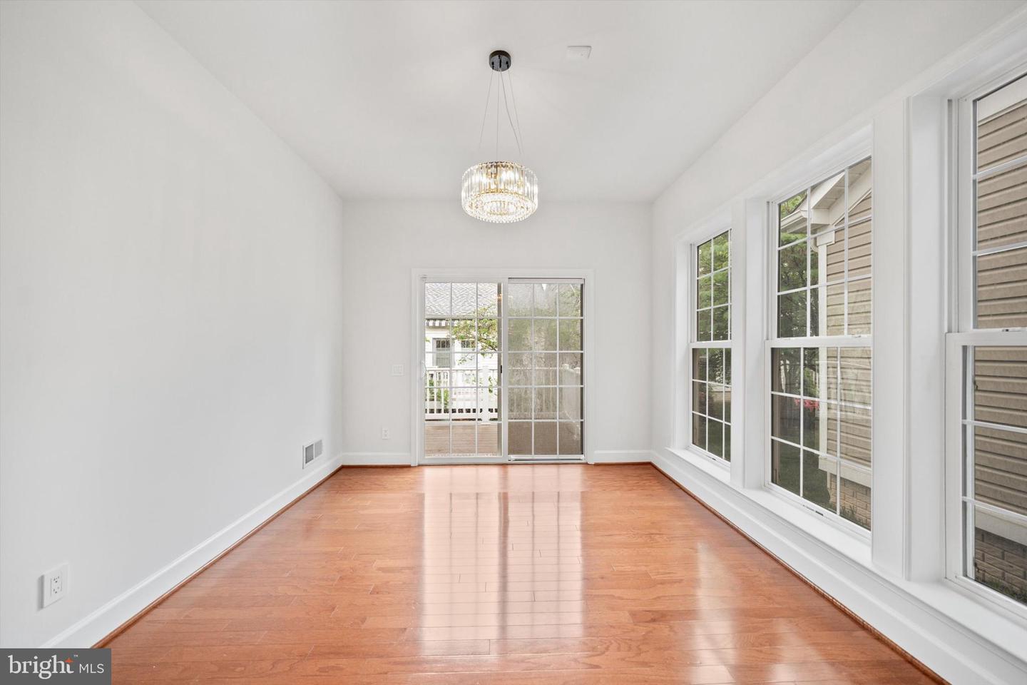 8897 WHITE ORCHID PL, LORTON, Virginia 22079, 4 Bedrooms Bedrooms, ,3 BathroomsBathrooms,Residential,For sale,8897 WHITE ORCHID PL,VAFX2239252 MLS # VAFX2239252