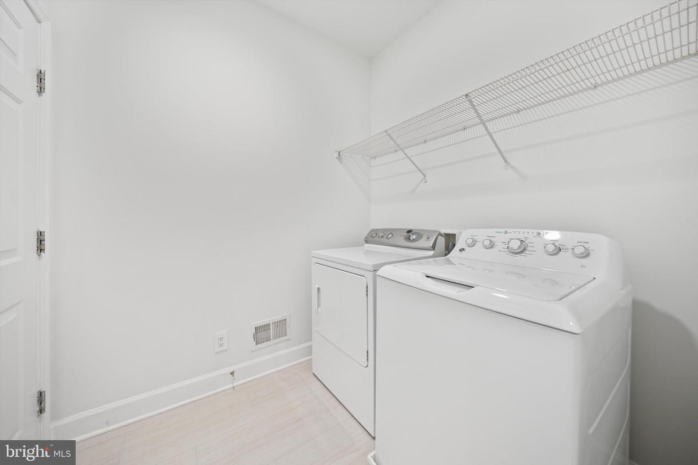 8897 WHITE ORCHID PL, LORTON, Virginia 22079, 4 Bedrooms Bedrooms, ,3 BathroomsBathrooms,Residential,For sale,8897 WHITE ORCHID PL,VAFX2239252 MLS # VAFX2239252