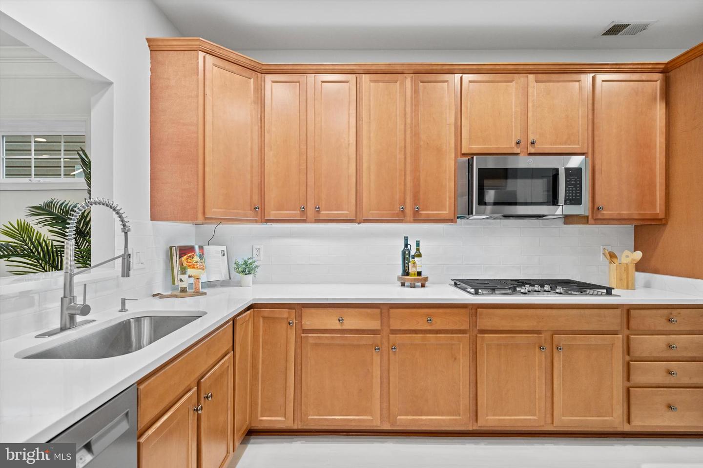 8897 WHITE ORCHID PL, LORTON, Virginia 22079, 4 Bedrooms Bedrooms, ,3 BathroomsBathrooms,Residential,For sale,8897 WHITE ORCHID PL,VAFX2239252 MLS # VAFX2239252