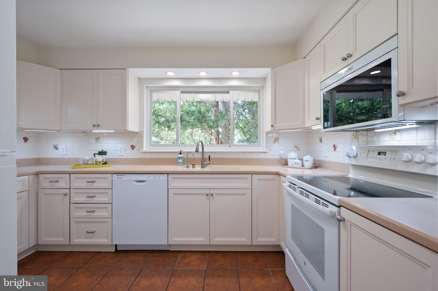 1904 JAMESTOWN RD, ALEXANDRIA, Virginia 22308, 4 Bedrooms Bedrooms, ,3 BathroomsBathrooms,Residential,For sale,1904 JAMESTOWN RD,VAFX2239404 MLS # VAFX2239404
