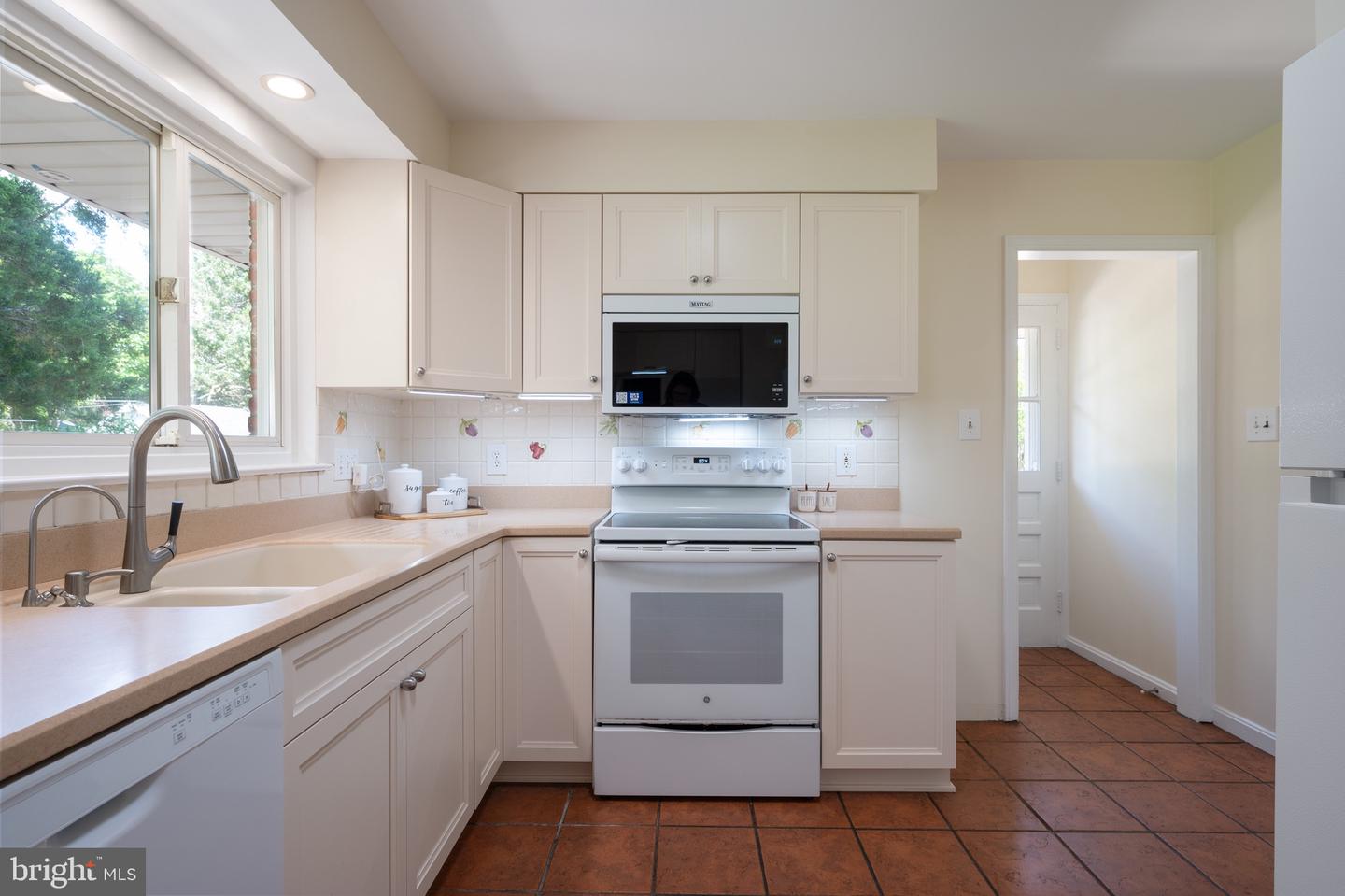 1904 JAMESTOWN RD, ALEXANDRIA, Virginia 22308, 4 Bedrooms Bedrooms, ,3 BathroomsBathrooms,Residential,For sale,1904 JAMESTOWN RD,VAFX2239404 MLS # VAFX2239404