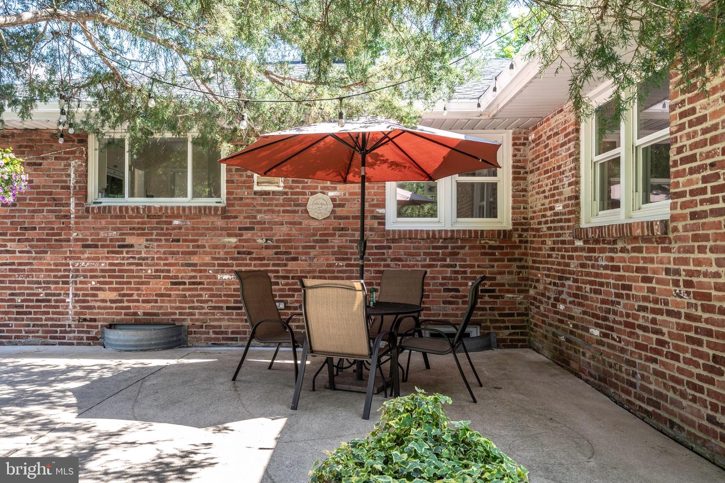 1904 JAMESTOWN RD, ALEXANDRIA, Virginia 22308, 4 Bedrooms Bedrooms, ,3 BathroomsBathrooms,Residential,For sale,1904 JAMESTOWN RD,VAFX2239404 MLS # VAFX2239404