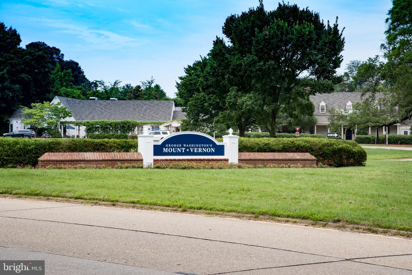 1904 JAMESTOWN RD, ALEXANDRIA, Virginia 22308, 4 Bedrooms Bedrooms, ,3 BathroomsBathrooms,Residential,For sale,1904 JAMESTOWN RD,VAFX2239404 MLS # VAFX2239404