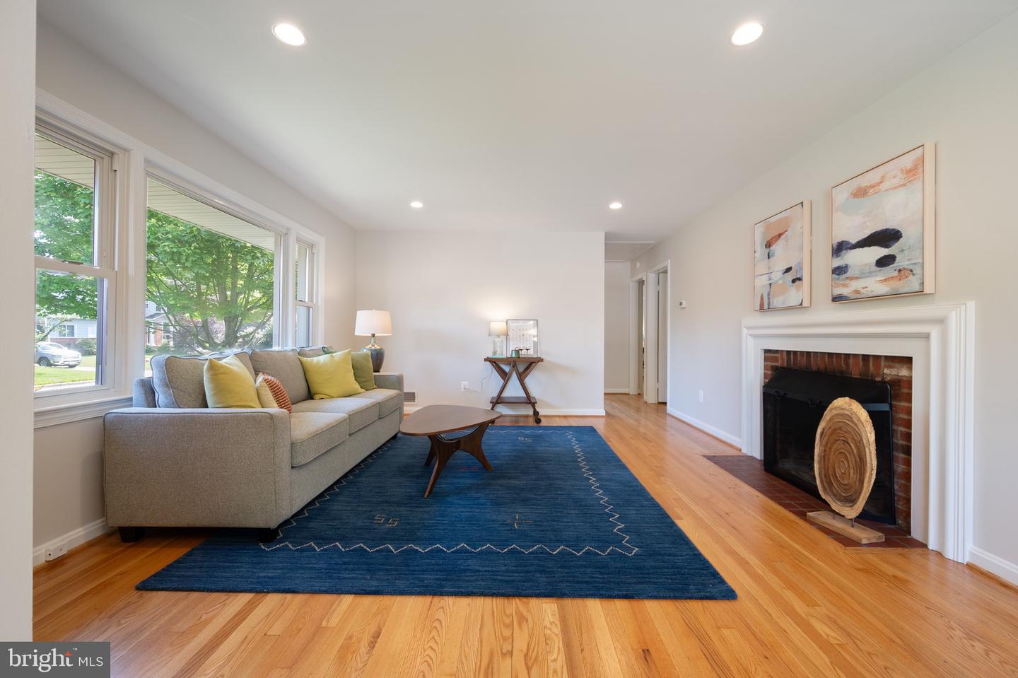 1904 JAMESTOWN RD, ALEXANDRIA, Virginia 22308, 4 Bedrooms Bedrooms, ,3 BathroomsBathrooms,Residential,For sale,1904 JAMESTOWN RD,VAFX2239404 MLS # VAFX2239404