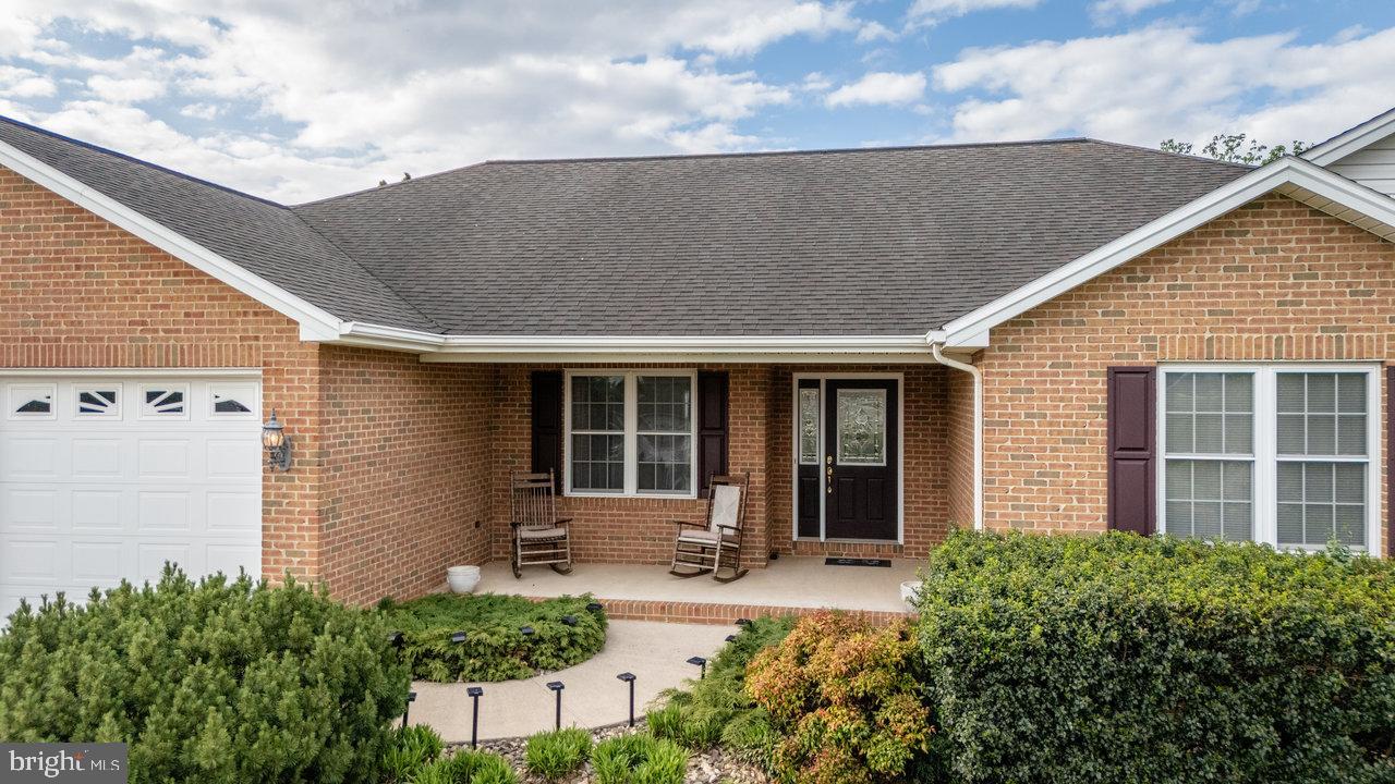 2799 GREENWAY CT, ROCKINGHAM, Virginia 22802, 4 Bedrooms Bedrooms, ,3 BathroomsBathrooms,Residential,For sale,2799 GREENWAY CT,VARO2002272 MLS # VARO2002272