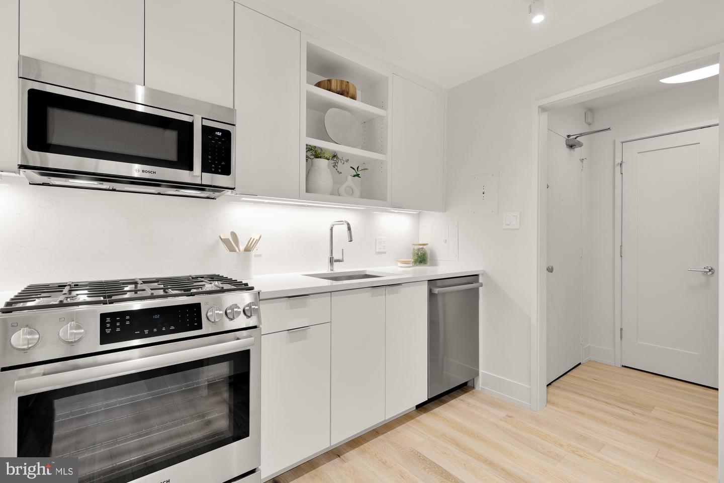 2939 VAN NESS ST NW #424, WASHINGTON, District Of Columbia 20008, 3 Bedrooms Bedrooms, ,2 BathroomsBathrooms,Residential,For sale,2939 VAN NESS ST NW #424,DCDC2199602 MLS # DCDC2199602