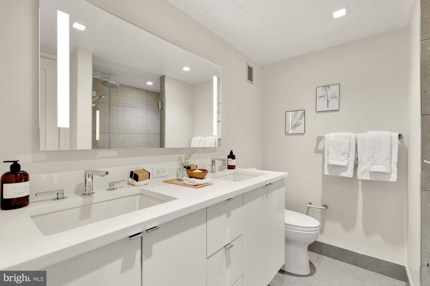 2939 VAN NESS ST NW #424, WASHINGTON, District Of Columbia 20008, 3 Bedrooms Bedrooms, ,2 BathroomsBathrooms,Residential,For sale,2939 VAN NESS ST NW #424,DCDC2199602 MLS # DCDC2199602