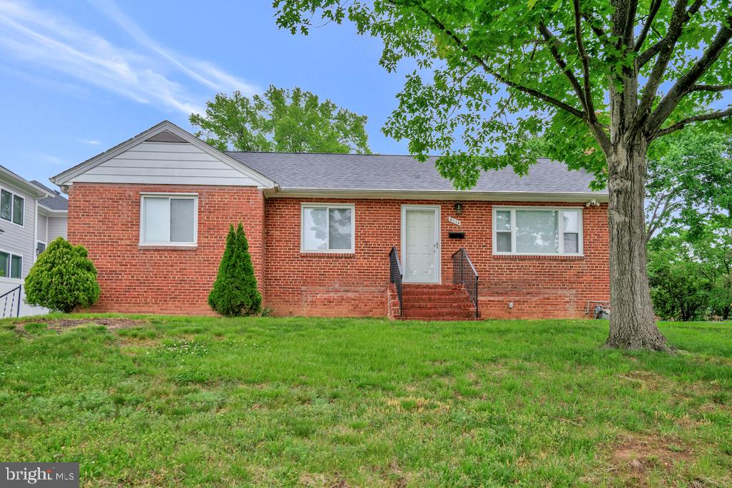 6114 VISTA DR, FALLS CHURCH, Virginia 22041, 4 Bedrooms Bedrooms, ,2 BathroomsBathrooms,Residential,For sale,6114 VISTA DR,VAFX2239258 MLS # VAFX2239258