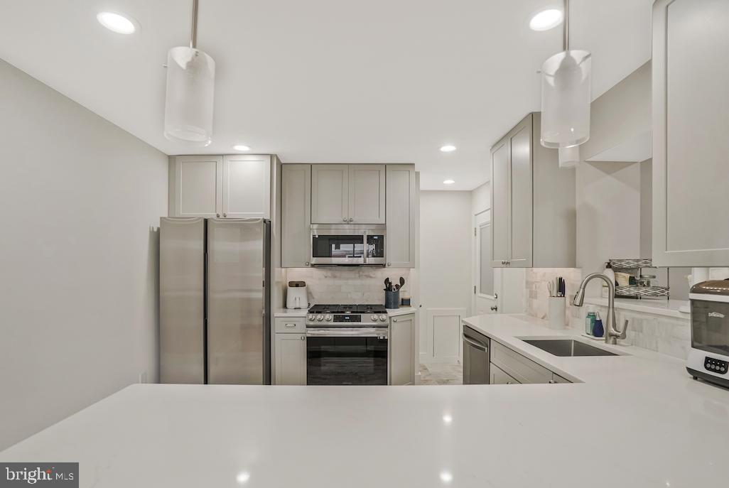 6114 VISTA DR, FALLS CHURCH, Virginia 22041, 4 Bedrooms Bedrooms, ,2 BathroomsBathrooms,Residential,For sale,6114 VISTA DR,VAFX2239258 MLS # VAFX2239258