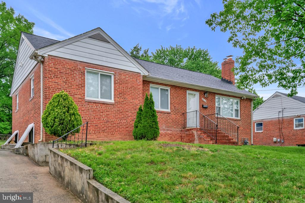 6114 VISTA DR, FALLS CHURCH, Virginia 22041, 4 Bedrooms Bedrooms, ,2 BathroomsBathrooms,Residential,For sale,6114 VISTA DR,VAFX2239258 MLS # VAFX2239258
