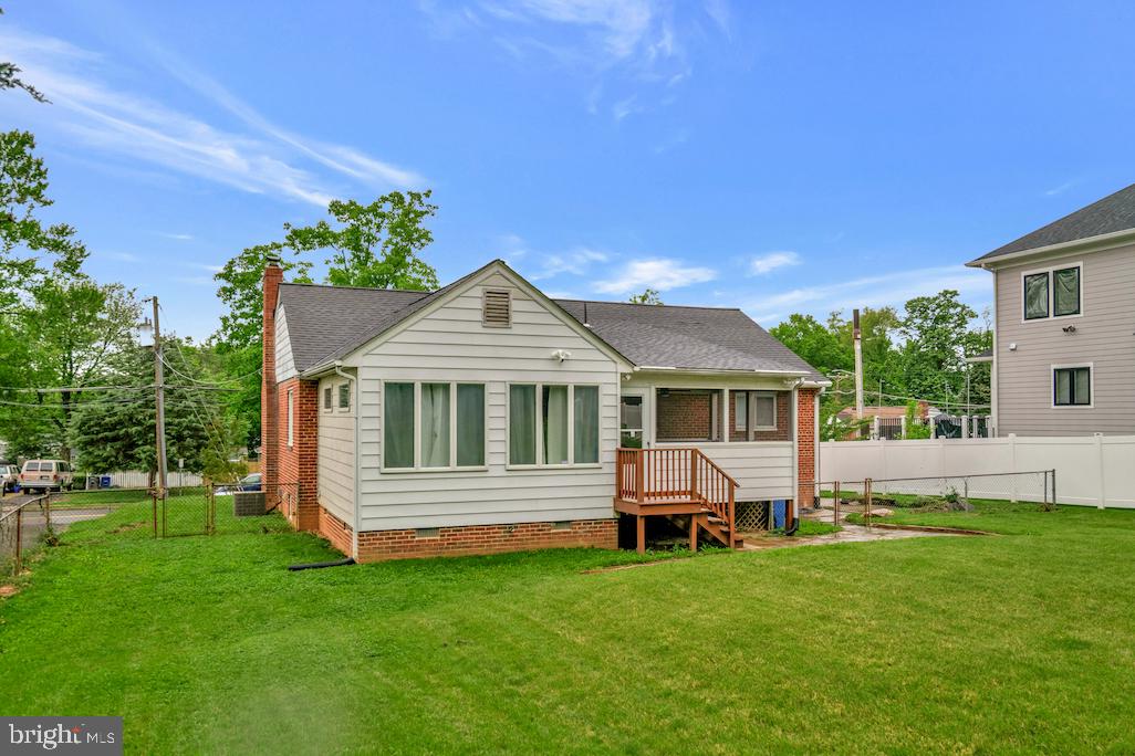 6114 VISTA DR, FALLS CHURCH, Virginia 22041, 4 Bedrooms Bedrooms, ,2 BathroomsBathrooms,Residential,For sale,6114 VISTA DR,VAFX2239258 MLS # VAFX2239258