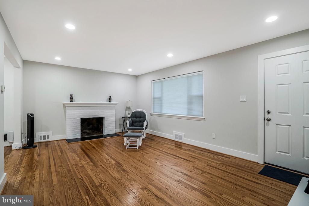 6114 VISTA DR, FALLS CHURCH, Virginia 22041, 4 Bedrooms Bedrooms, ,2 BathroomsBathrooms,Residential,For sale,6114 VISTA DR,VAFX2239258 MLS # VAFX2239258