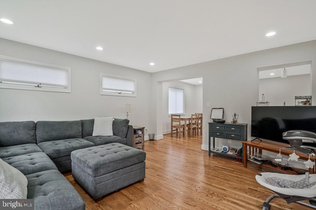 6114 VISTA DR, FALLS CHURCH, Virginia 22041, 4 Bedrooms Bedrooms, ,2 BathroomsBathrooms,Residential,For sale,6114 VISTA DR,VAFX2239258 MLS # VAFX2239258