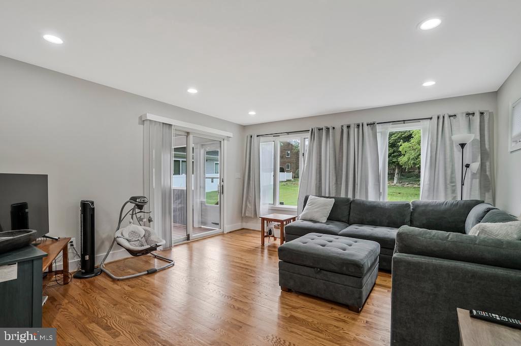 6114 VISTA DR, FALLS CHURCH, Virginia 22041, 4 Bedrooms Bedrooms, ,2 BathroomsBathrooms,Residential,For sale,6114 VISTA DR,VAFX2239258 MLS # VAFX2239258