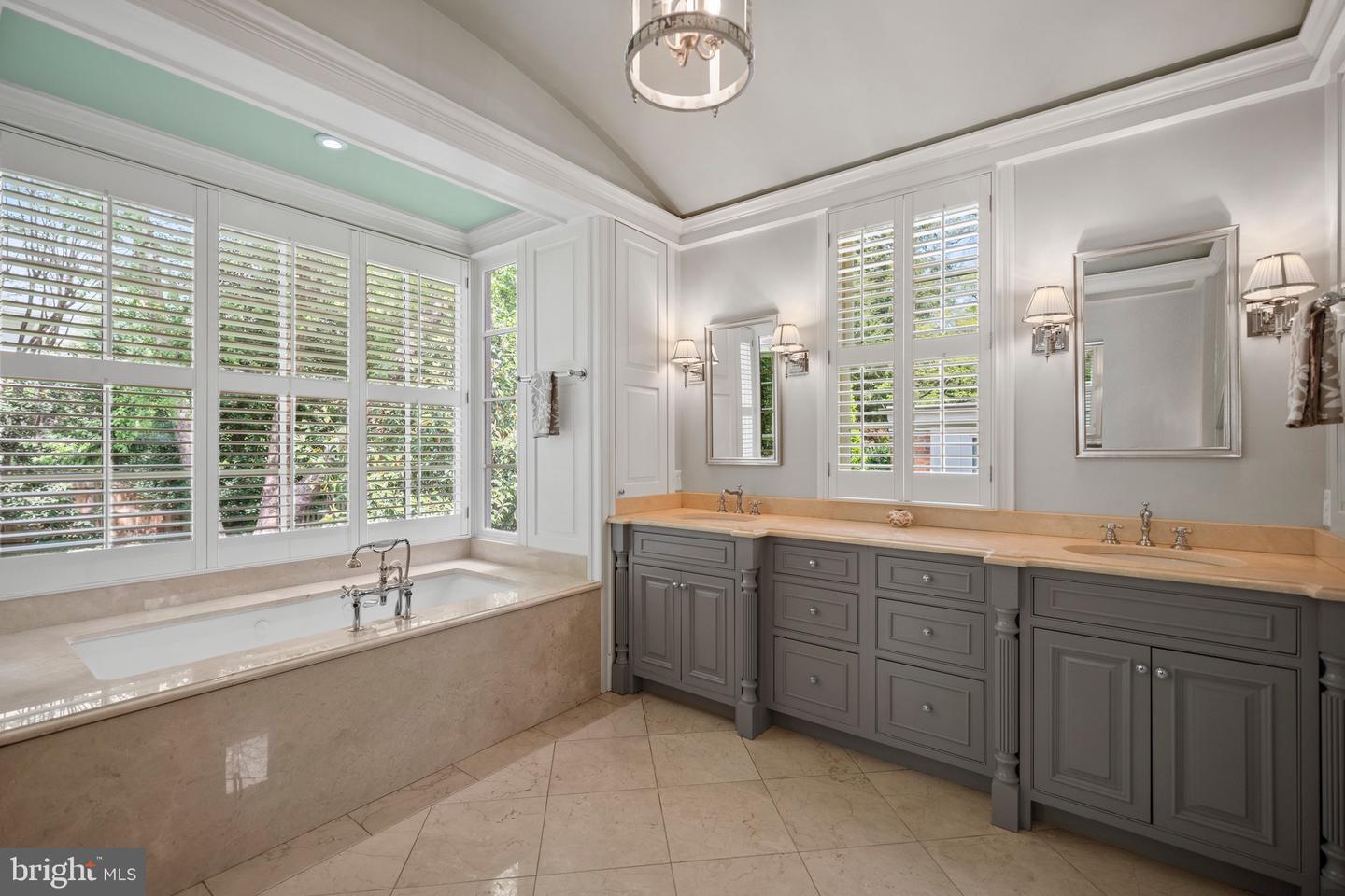 5181 WATSON ST NW, WASHINGTON, District Of Columbia 20016, 6 Bedrooms Bedrooms, ,7 BathroomsBathrooms,Residential,For sale,5181 WATSON ST NW,DCDC2199520 MLS # DCDC2199520
