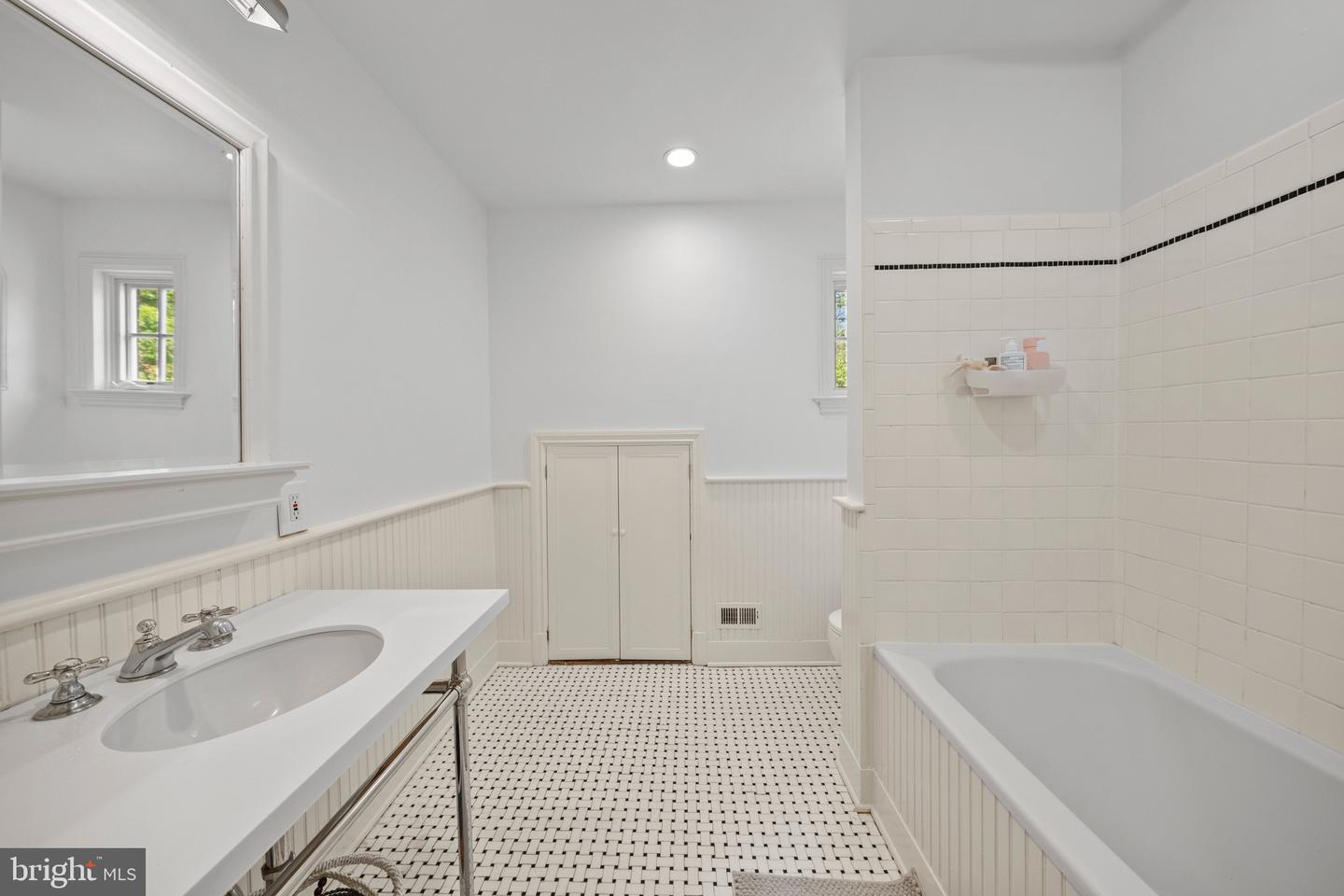 5181 WATSON ST NW, WASHINGTON, District Of Columbia 20016, 6 Bedrooms Bedrooms, ,7 BathroomsBathrooms,Residential,For sale,5181 WATSON ST NW,DCDC2199520 MLS # DCDC2199520